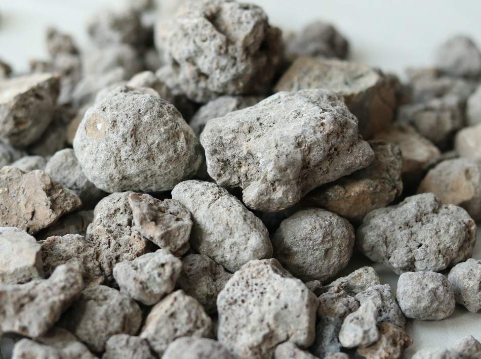 Sintered Calcium Aluminate